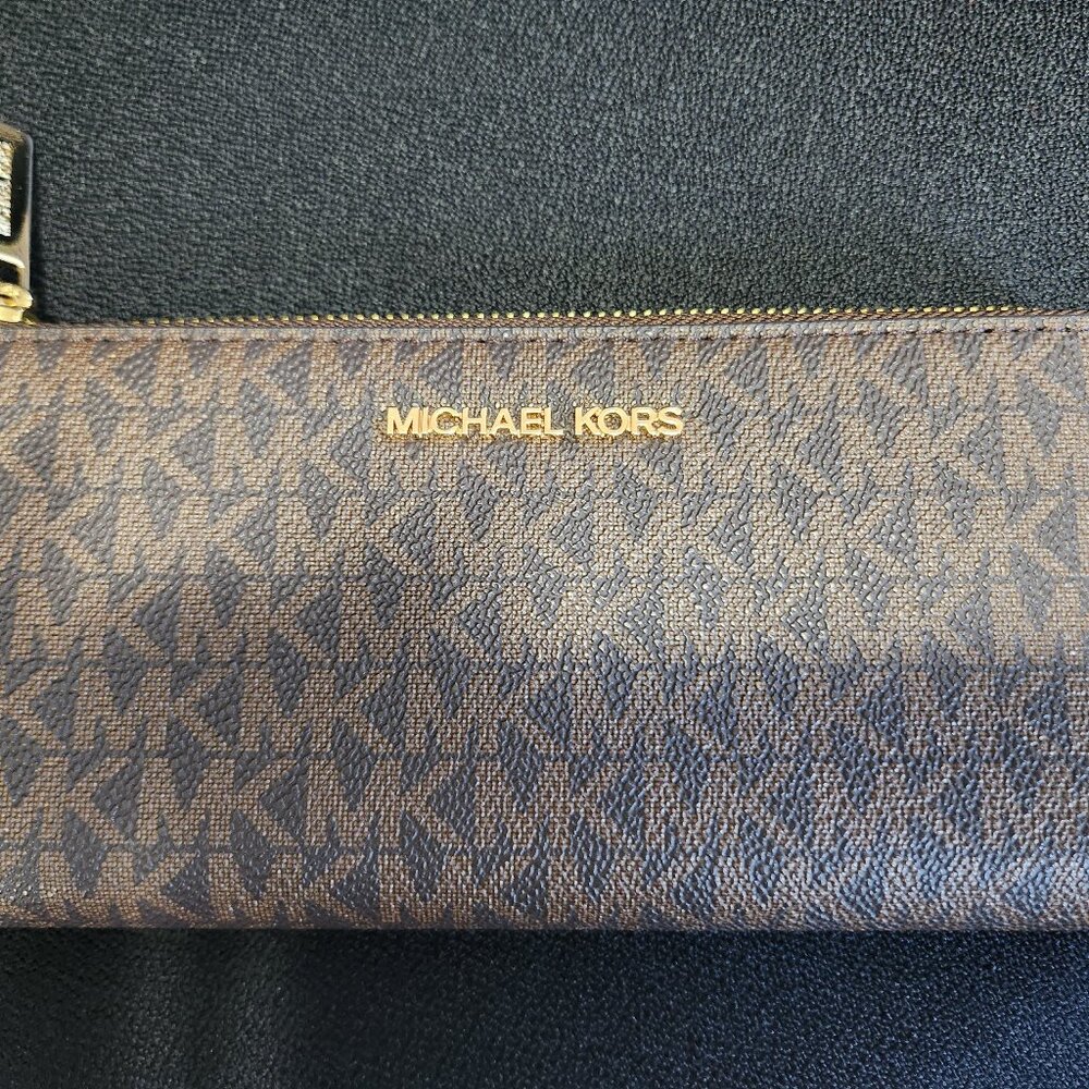 Michael Kors EUC Jet Set Wallet